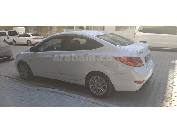 Sahibinden Hyundai Accent Blue 1.6 CRDI Mode Plus 2013 Model