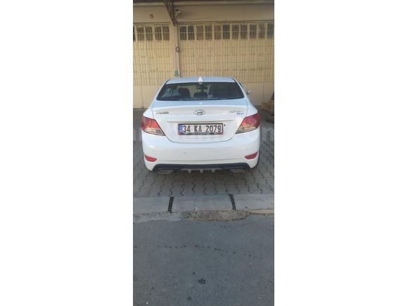 Sahibinden Hyundai Accent Blue 1.6 CRDI Mode Plus 2013 Model