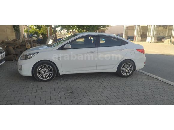 Sahibinden Hyundai Accent Blue 1.6 CRDI Mode Plus 2013 Model