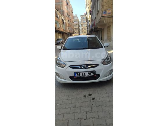 Sahibinden Hyundai Accent Blue 1.6 CRDI Mode Plus 2013 Model