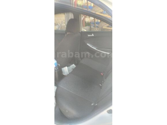 Sahibinden Hyundai Accent Blue 1.6 CRDI Mode Plus 2013 Model