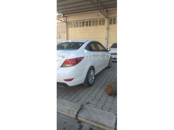 Sahibinden Hyundai Accent Blue 1.6 CRDI Mode Plus 2013 Model