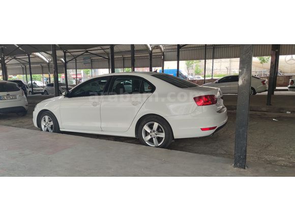 Sahibinden Volkswagen Jetta 1.6 TDi Comfortline 2011 Model  313.000 km Beyaz