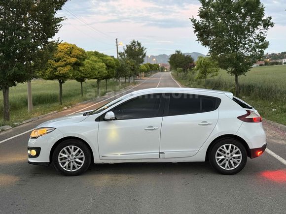  Megane 1.6 Touch Plus 2015 Model  Hatasız