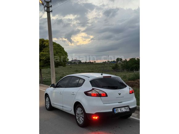  Megane 1.6 Touch Plus 2015 Model  Hatasız