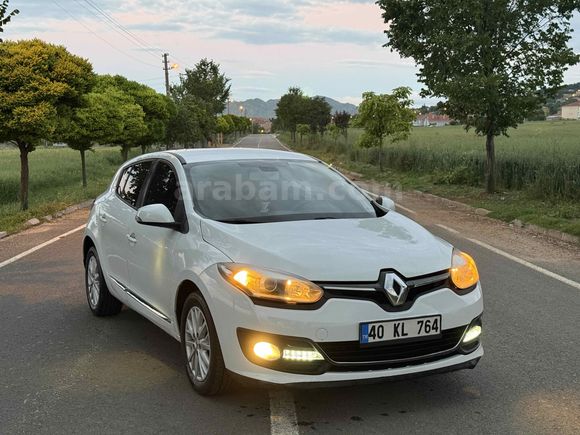  Megane 1.6 Touch Plus 2015 Model  Hatasız