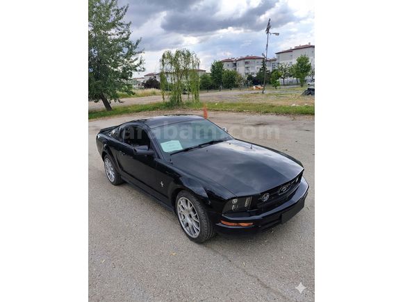 Sahibinden Siyah Ford Mustang / Yaşına Göre Oldukça Diri ve Bakımlı