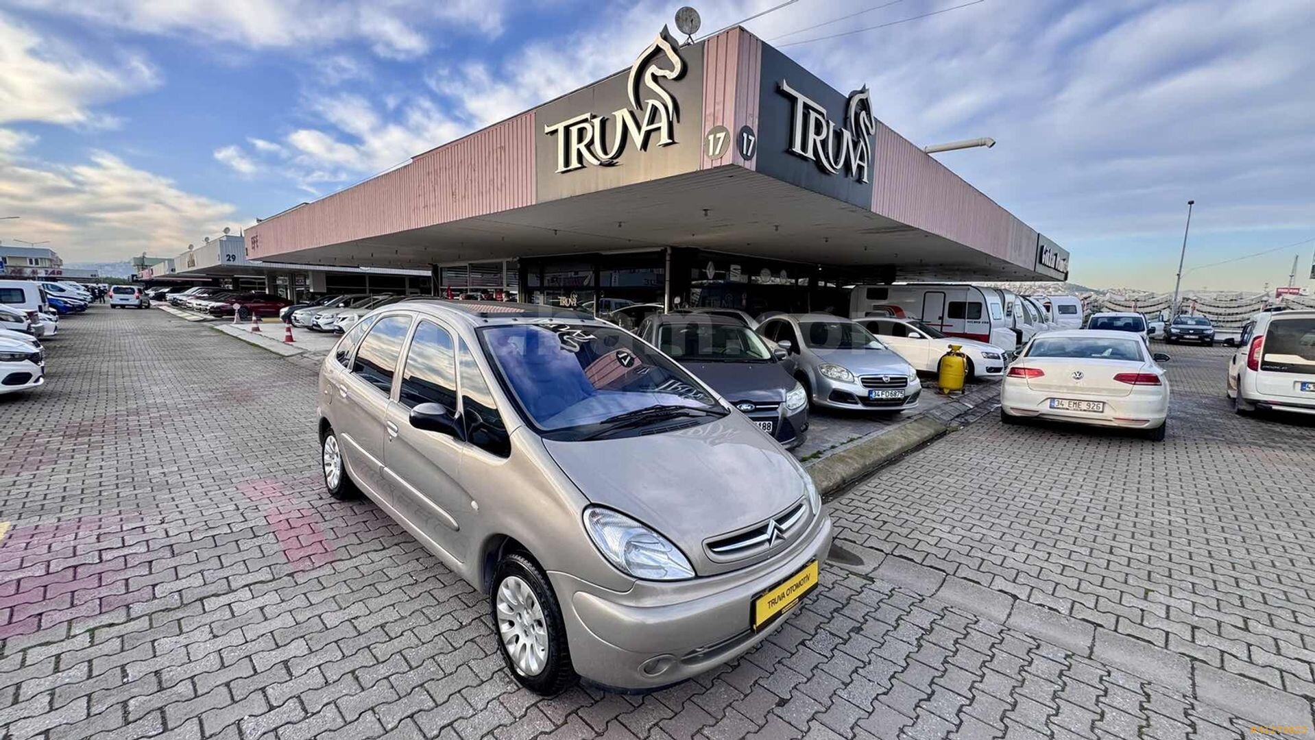 Galeriden Citroen Xsara Picasso 2.0 HDi 2004 Model Kocaeli 325.000 km Bej 2