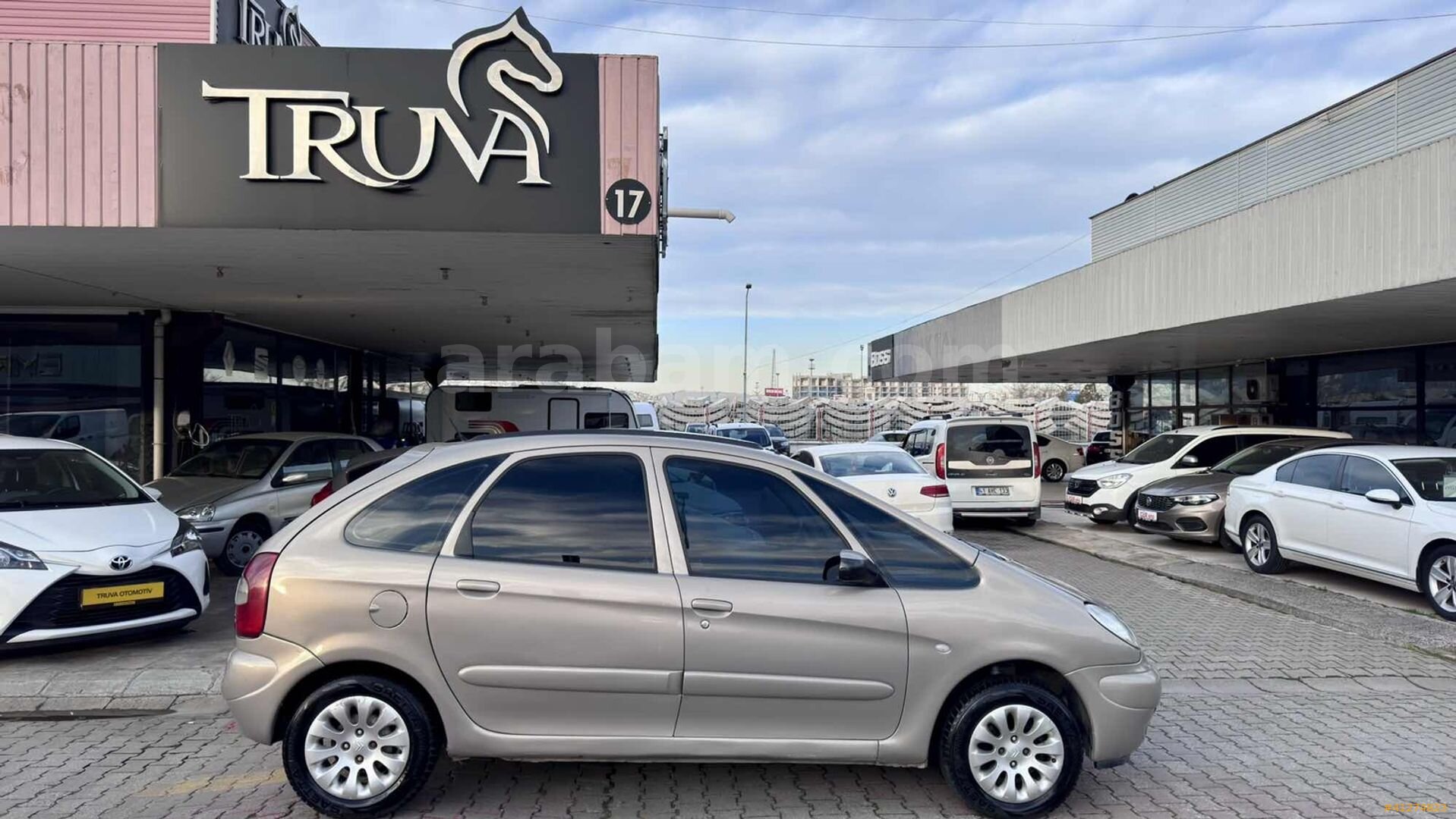 Galeriden Citroen Xsara Picasso 2.0 HDi 2004 Model Kocaeli 325.000 km Bej 4
