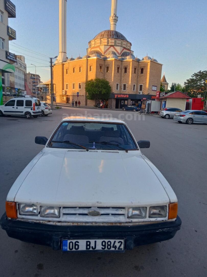 Sahibinden Ford Taunus 2.0 GTS 1988 Model Ankara 67.550 km Beyaz 7