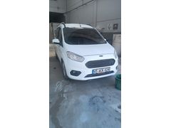 Sahibinden Ford Tourneo Courier 1.5 TDCi Titanium 2019 Model  125.000 km Beyaz
