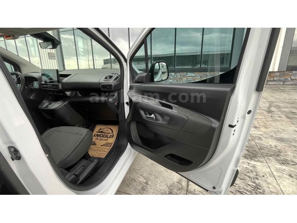 Sahibinden Opel Combo Life 1.5 D Edition 2025 Model 