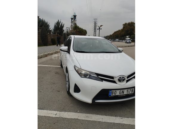 TOYOTA AURIS 2013