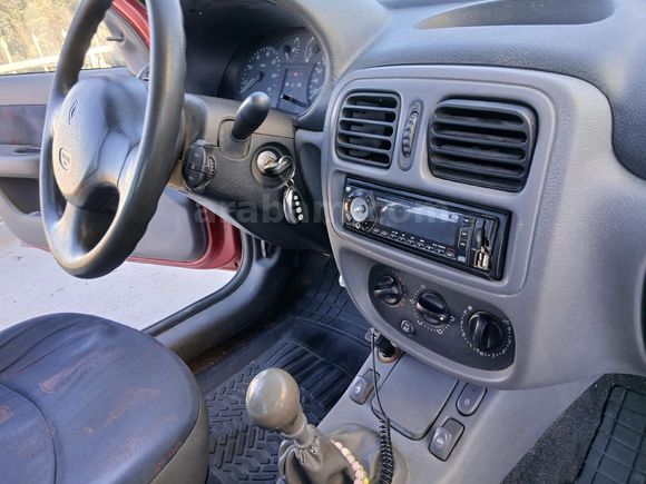 Sahibinden Renault Clio 1.4 RNA 2001 Model