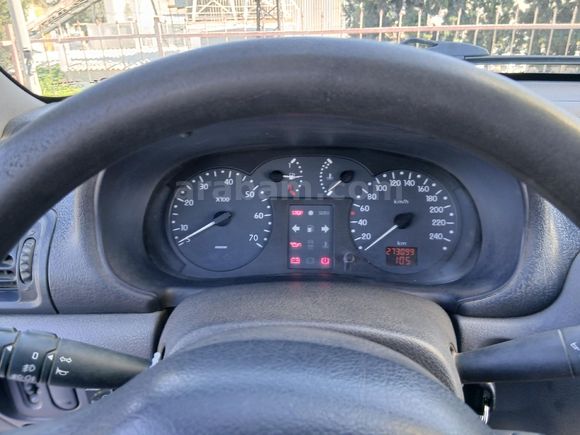 Sahibinden Renault Clio 1.4 RNA 2001 Model