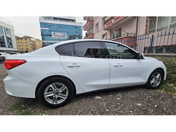 Sahibinden Ford Focus 1.5 Ti-VCT Trend X 2020 Model  58.000 km Beyaz