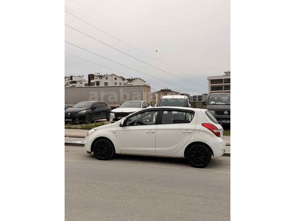 Sahibinden Hyundai i20 Troy 1.2 DOHC Mode 2011 Model  213.000 km Beyaz