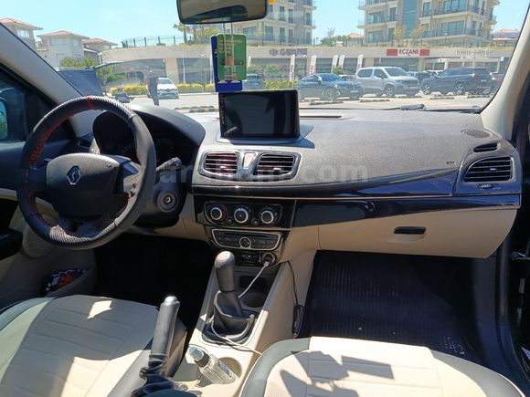 Sahibinden Renault Megane 1.6 Expression 2011 Model  126.000 km Siyah