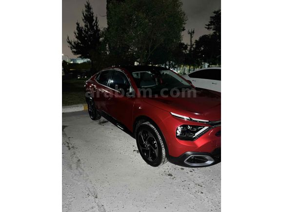 Sahibinden Citroen C4 X 1.2 PureTech Shine Bold 2023 Model  35.000 km Kırmızı
