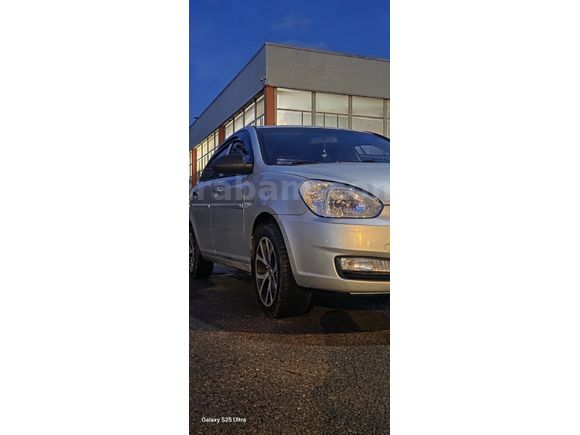 Sahibinden Hyundai Accent Era 1.5 CRDi-VGT Team 2010 Model  192.000 km Gri