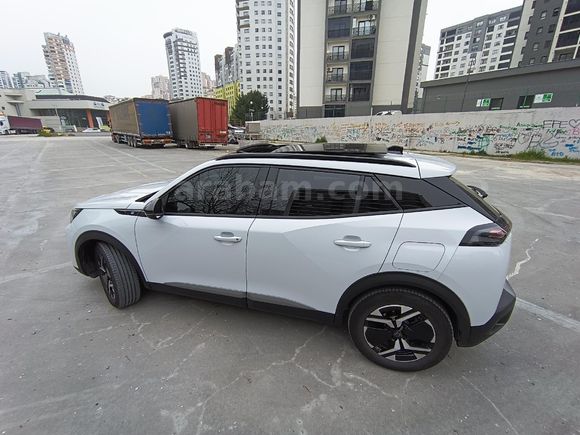 Peugeot e-2008 Allure 2025 Model  18.000 km Beyaz