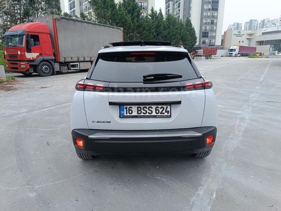 Peugeot e-2008 Allure 2025 Model  18.000 km Beyaz
