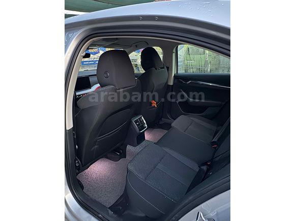 Hatasız kusursuz sahibinden 2023  1.0 e tec octavia