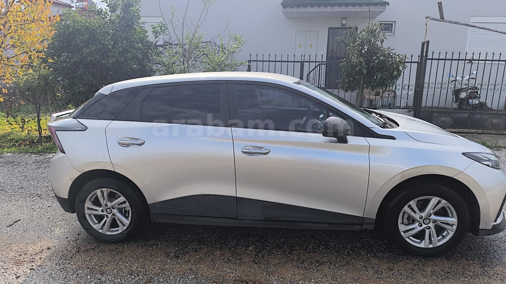 Sahibinden MG MG4 Comfort 2023 Model Antalya 67.500 km Gri 2