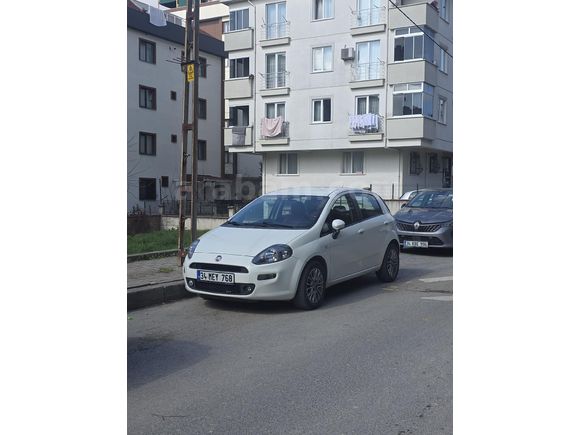 Sahibinden Fiat Punto 1.4 Lounge S&S 2012 Model İstanbul 150.000 km Beyaz