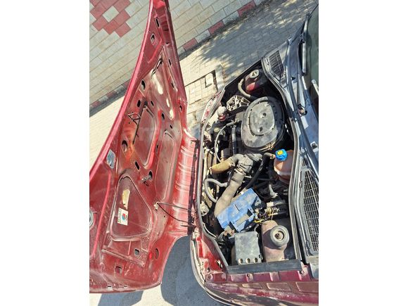 Uygun Fiyatlı Günlük Araç 1996 Clio Lpgli
