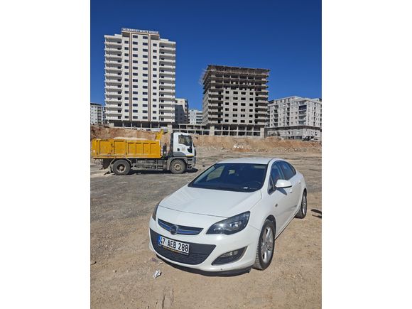 Sahibinden Opel Astra 1.6 CDTI sport paket 2015 Model  166.000 km Beyaz