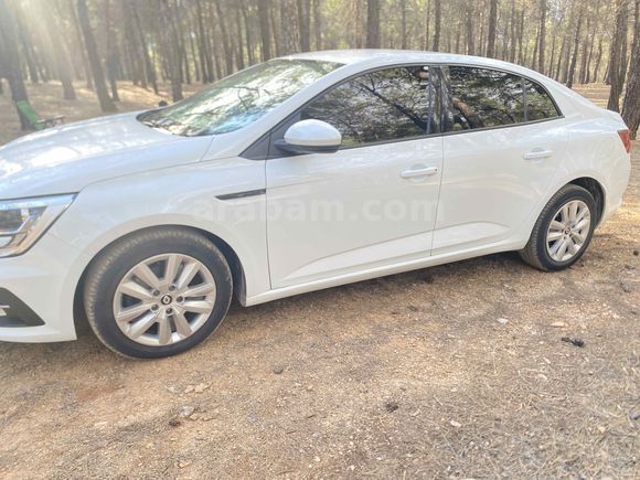 Sahibinden Renault Megane 1.3 TCe Joy 2021 Model 