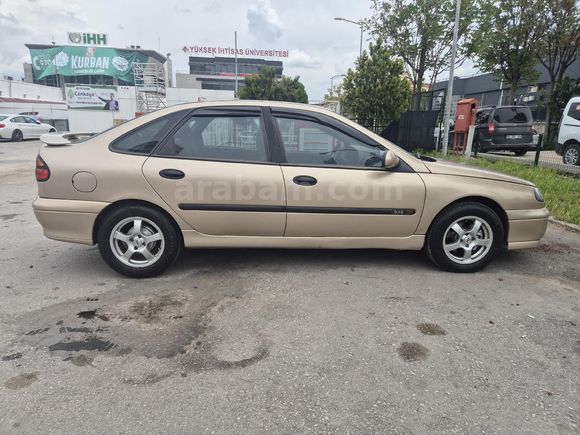 2000 model Renault Laguna 1.8 16V RXE Ankara