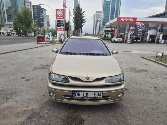 2000 model Renault Laguna 1.8 16V RXE Ankara