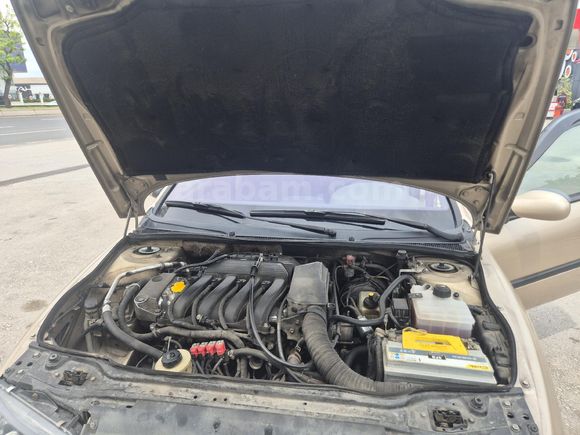 2000 model Renault Laguna 1.8 16V RXE Ankara