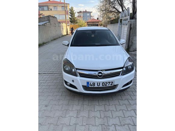 Sahibinden Opel Astra 1.6 Enjoy 111.Yıl 2012 Model  175.000 km Beyaz