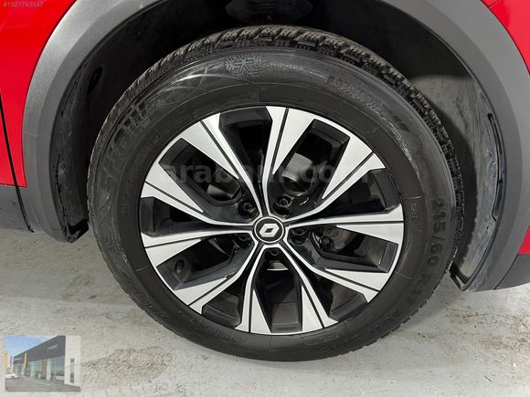 HEDEF RENAULT'DAN 0,99 KREDİ 2023 CAPTUR TOUCH PLUS HYBRİD EDC