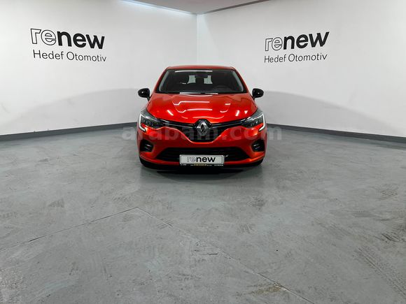 HEDEF RENAULT'DAN 0,99 KREDİ 2023 CLİO TOUCH MANUEL % 20