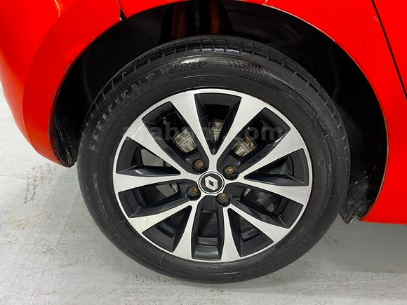 HEDEF RENAULT'DAN 0,99 KREDİ 2023 CLİO TOUCH MANUEL % 20
