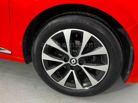 HEDEF RENAULT'DAN 0,99 KREDİ 2023 CLİO TOUCH MANUEL % 20