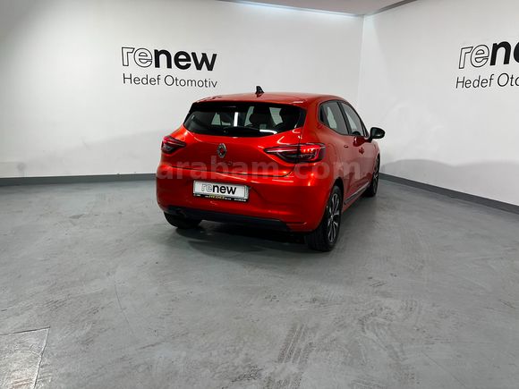 HEDEF RENAULT'DAN 0,99 KREDİ 2023 CLİO TOUCH MANUEL % 20