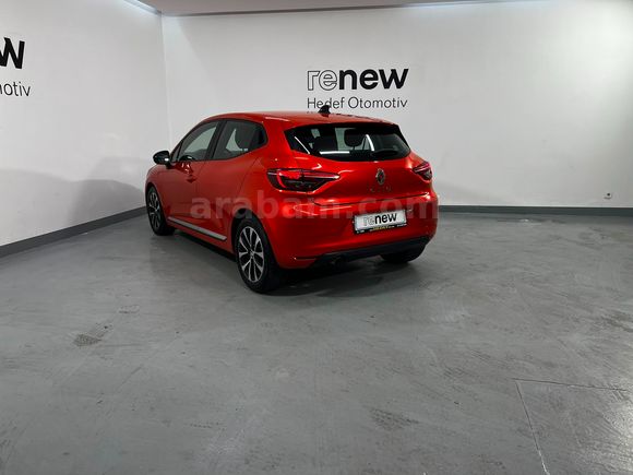 HEDEF RENAULT'DAN 0,99 KREDİ 2023 CLİO TOUCH MANUEL % 20