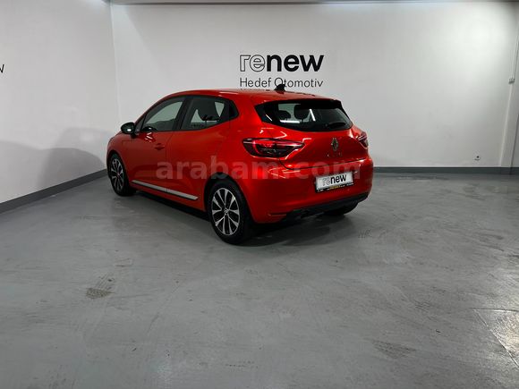 HEDEF RENAULT'DAN 0,99 KREDİ 2023 CLİO TOUCH MANUEL % 20