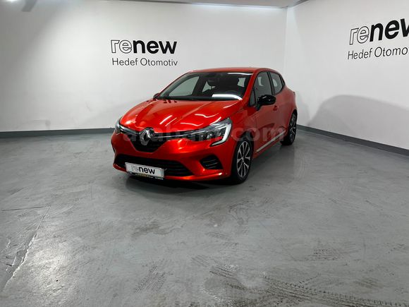 HEDEF RENAULT'DAN 0,99 KREDİ 2023 CLİO TOUCH MANUEL % 20