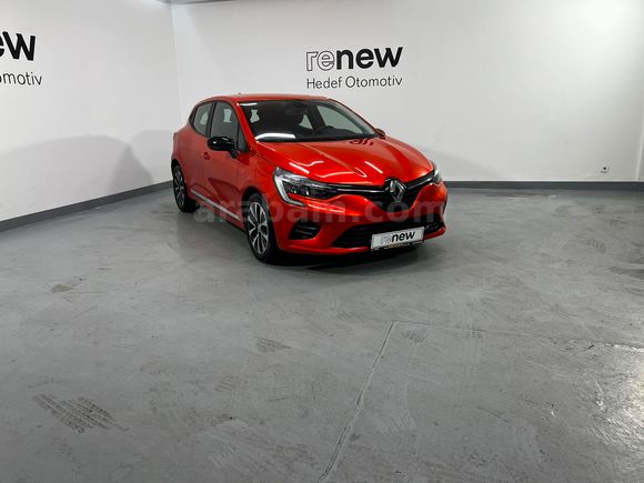 HEDEF RENAULT'DAN 0,99 KREDİ 2023 CLİO TOUCH MANUEL % 20