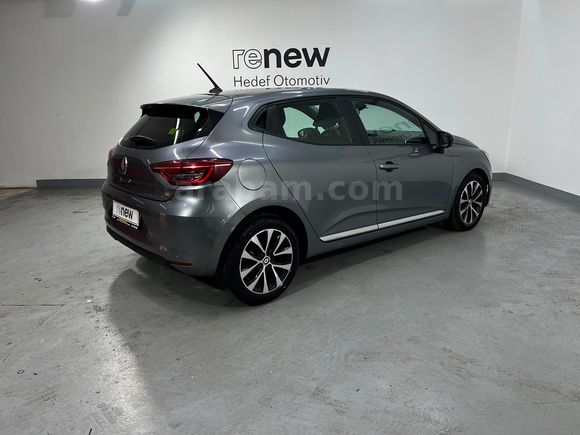 HEDEF RENAULT'DAN 0,99 KREDİ 2023 CLİO TOUCH MANUEL % 20