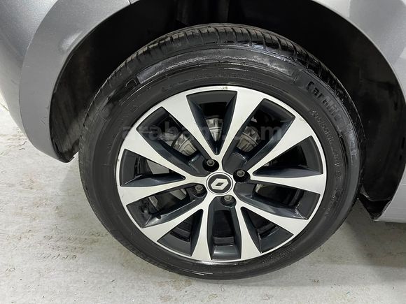 HEDEF RENAULT'DAN 0,99 KREDİ 2023 CLİO TOUCH MANUEL % 20