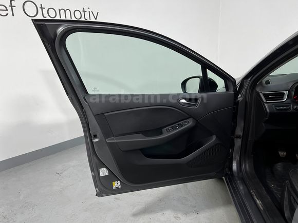HEDEF RENAULT'DAN 0,99 KREDİ 2023 CLİO TOUCH MANUEL % 20