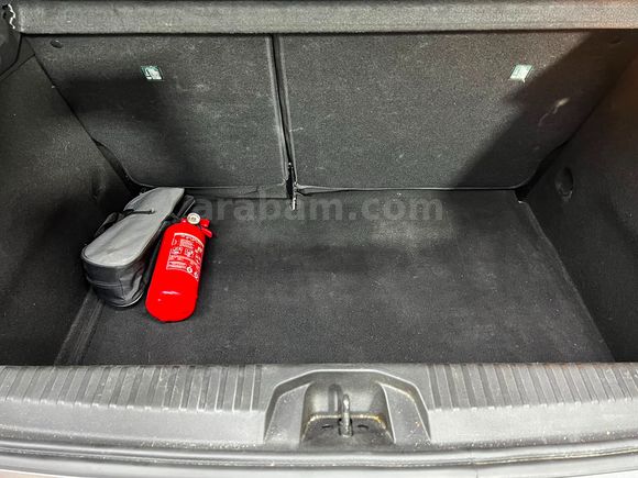 HEDEF RENAULT'DAN 0,99 KREDİ 2023 CLİO TOUCH MANUEL % 20