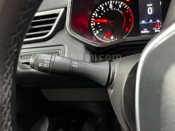HEDEF RENAULT'DAN 0,99 KREDİ 2023 CLİO TOUCH MANUEL % 20